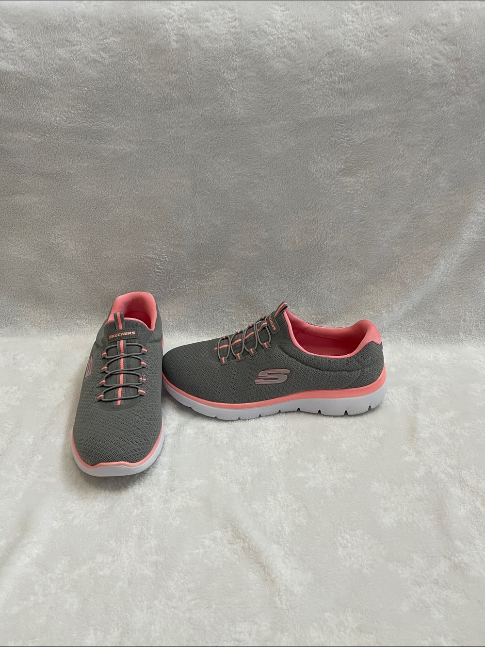 Skechers Slip-On Women's Gray and Pink Shoes Size 9 W